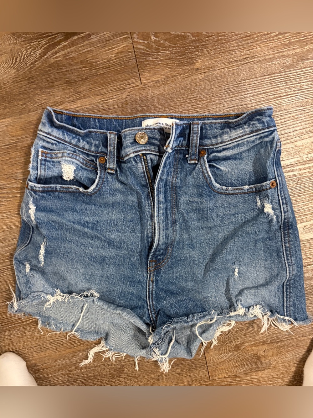 Abercrombie & Fitch The Mom Ultra High rise shorts